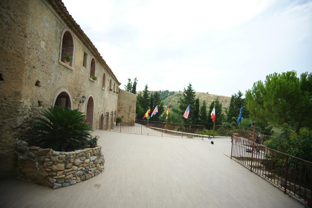 L'Anticocasale Guest House Altomonte Exterior photo